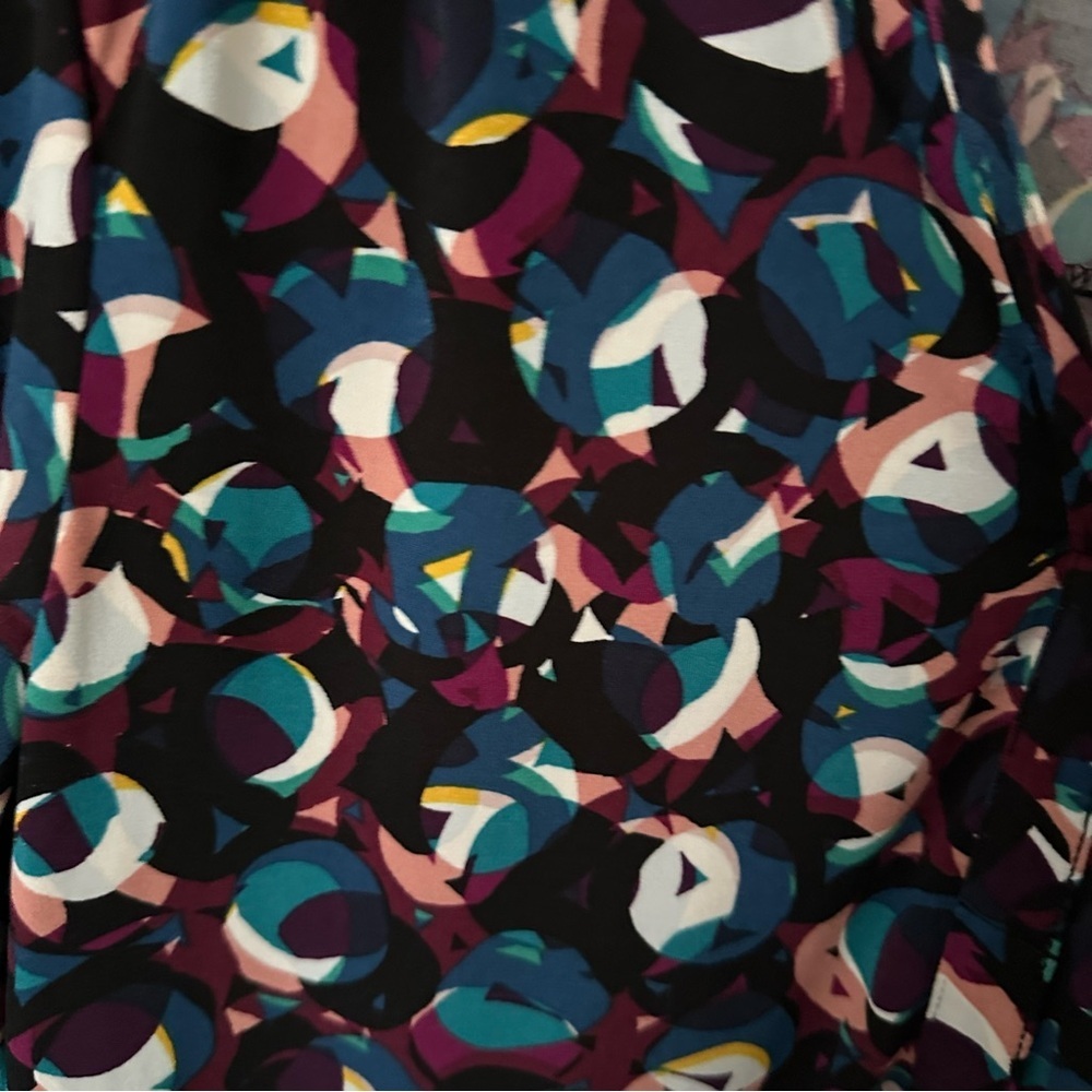 Patterned Long Sleeve Top - Picture 2 of 6